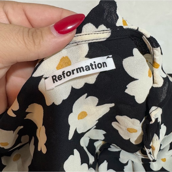 Reformation Caprice Wrap Top in Gemma Daisy - Picture 5 of 7